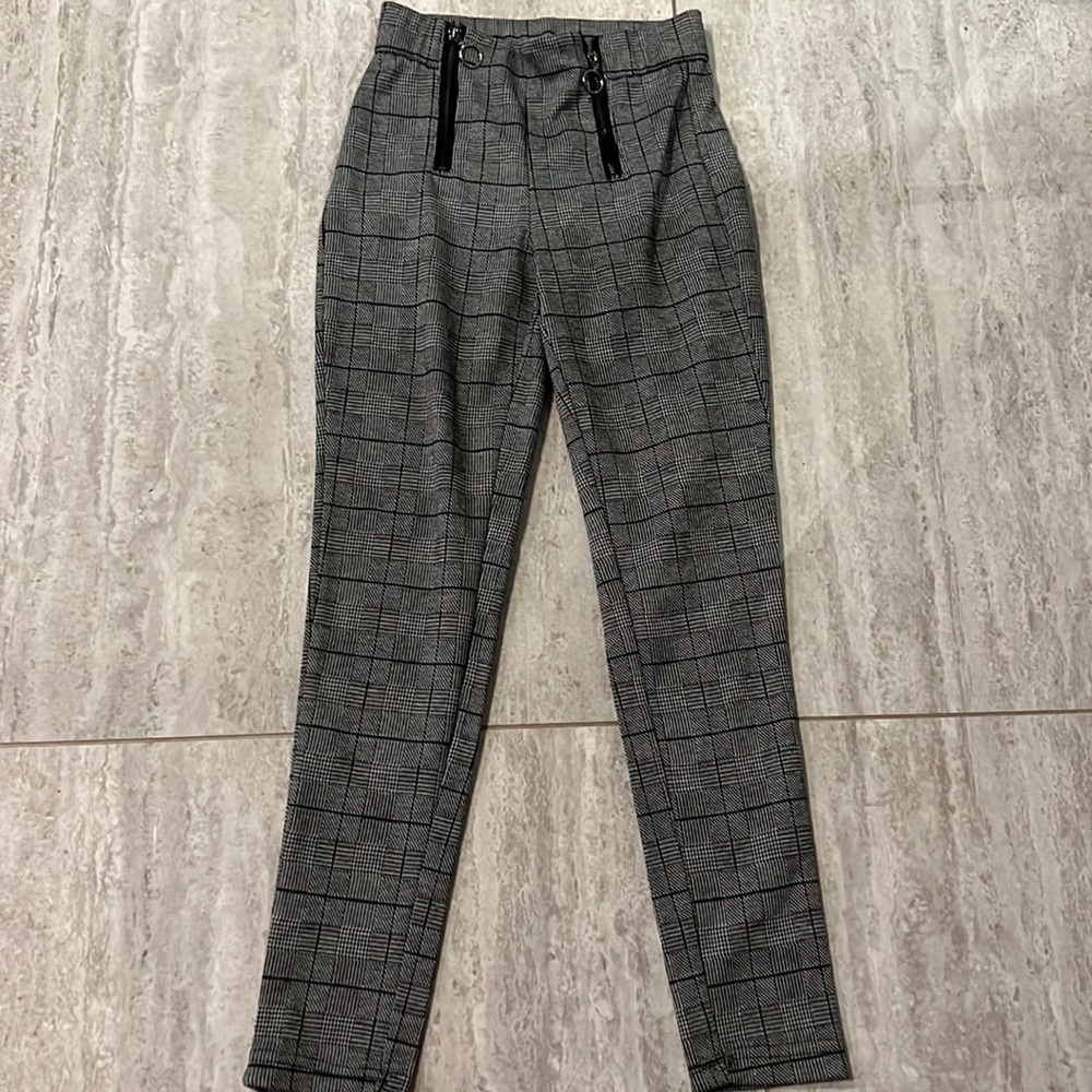Revamped size small leggings with zippers